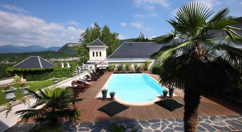 Les Saints Peres Hotel Montagnole Bagian luar foto