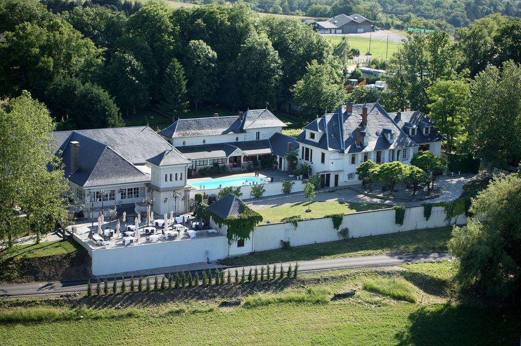 Les Saints Peres Hotel Montagnole Bagian luar foto
