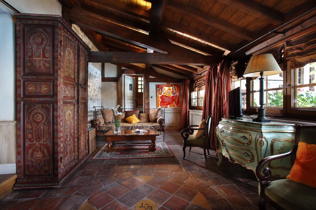 Les Saints Peres Hotel Montagnole Bagian luar foto