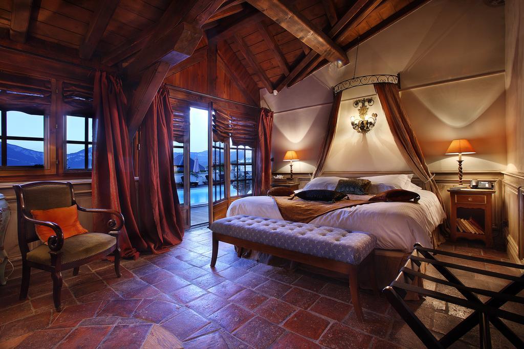 Les Saints Peres Hotel Montagnole Bagian luar foto