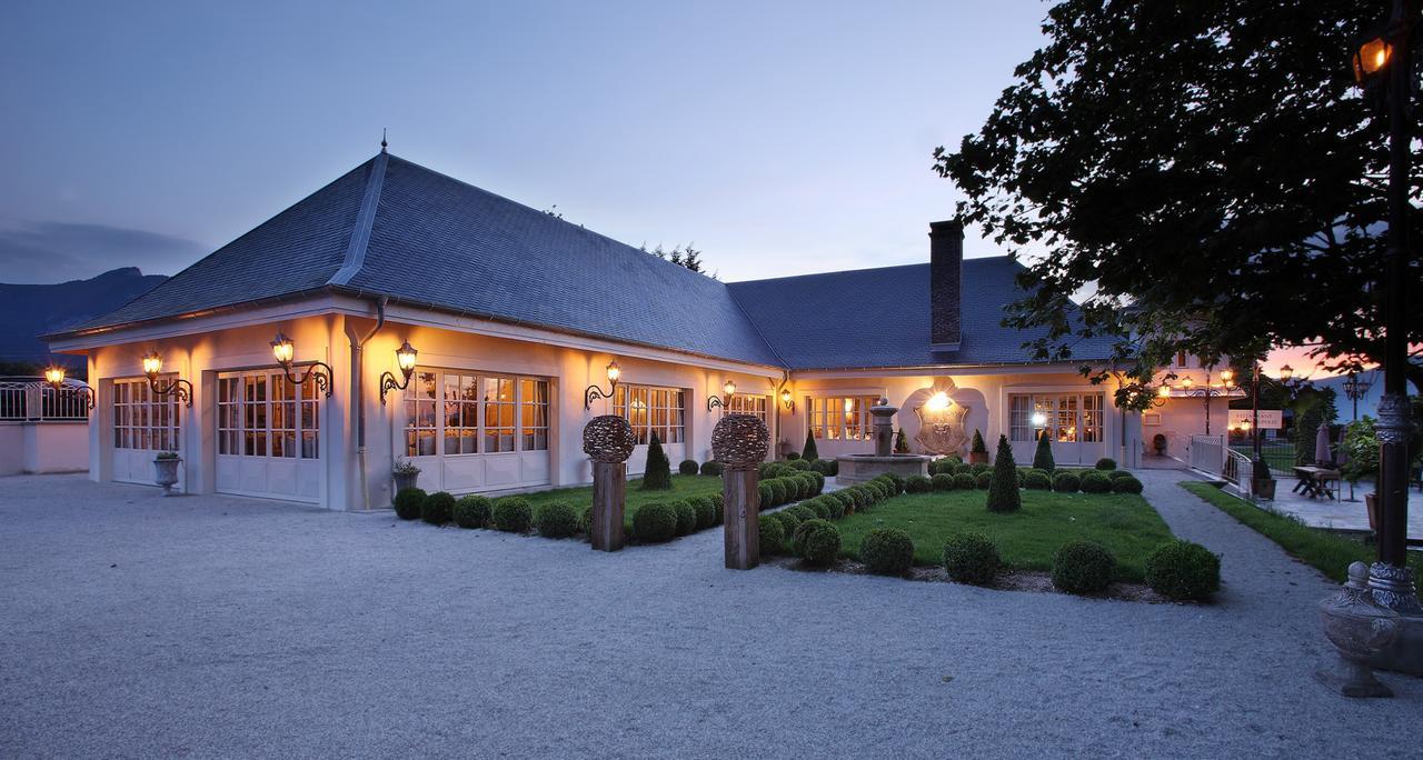 Les Saints Peres Hotel Montagnole Bagian luar foto